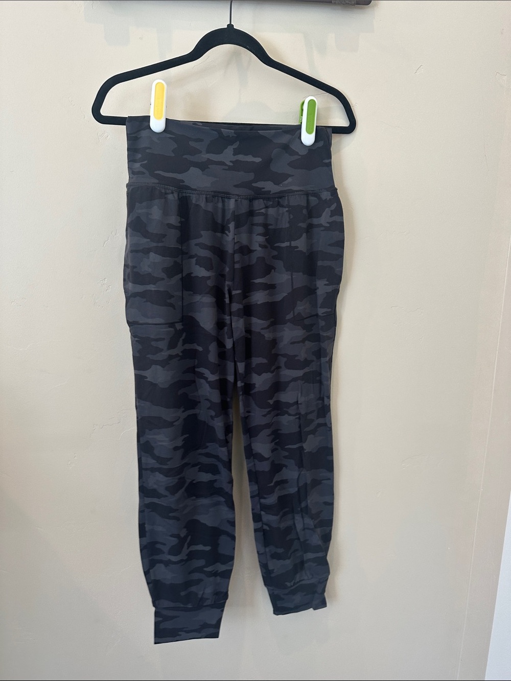 Athleta Salutation Jogger Camo
